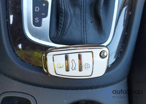 2015 Audi Q3 2.0T Premium Plus z USA, uszkodzony, nr VIN WA1GFCFS0FR006032